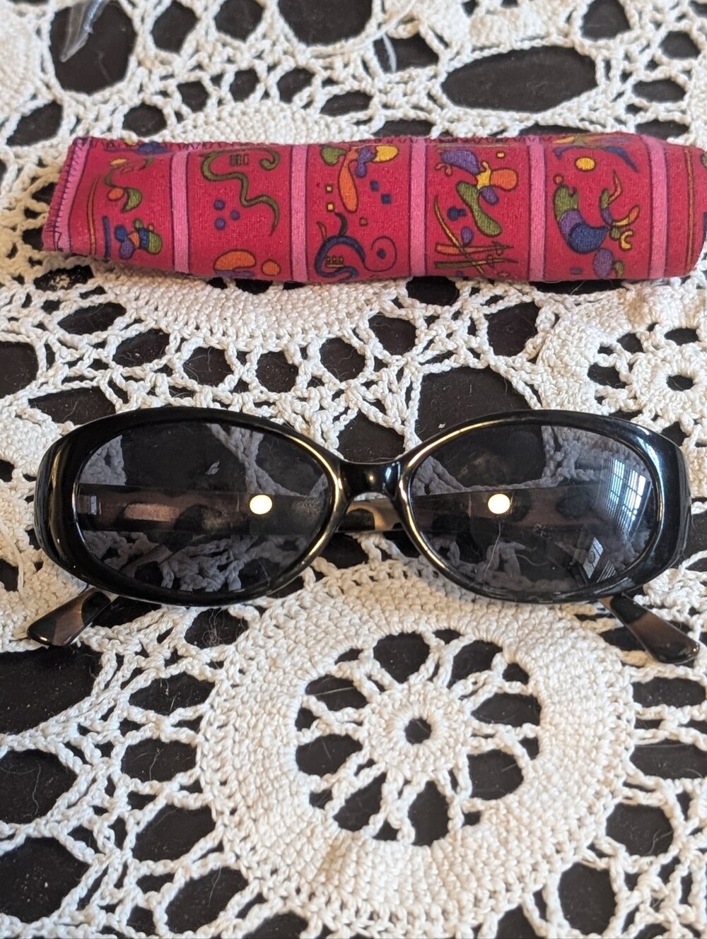 90s Vintage Black Oval Sunglasses for Women With Case